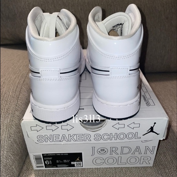 Air Jordan 1 Mid Schematic - Picture 5 of 10